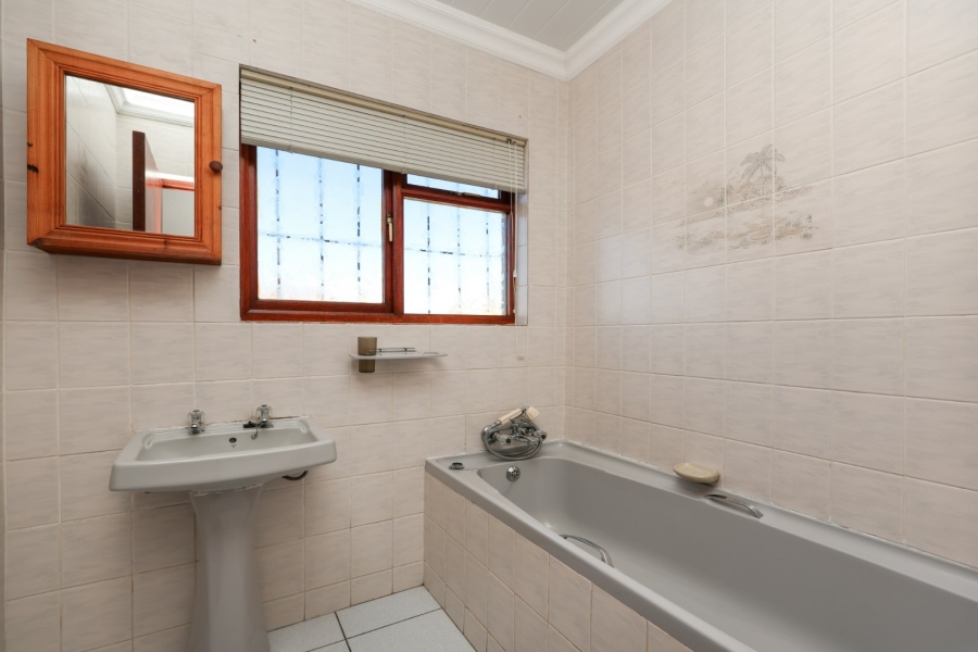 4 Bedroom Property for Sale in Heather Park Western Cape